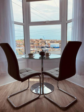 Tideway Apartment with Private Parking Space